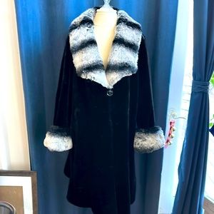 Rachel Zoe Black Coat with Gray Fur Trim Sz 2X